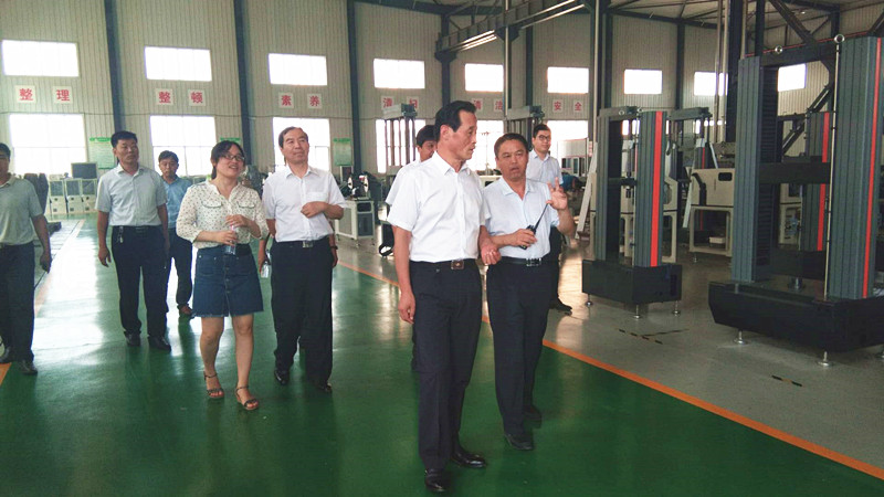 山東省中小企業(yè)局副局長胡局長一行蒞臨我司參觀調(diào)研